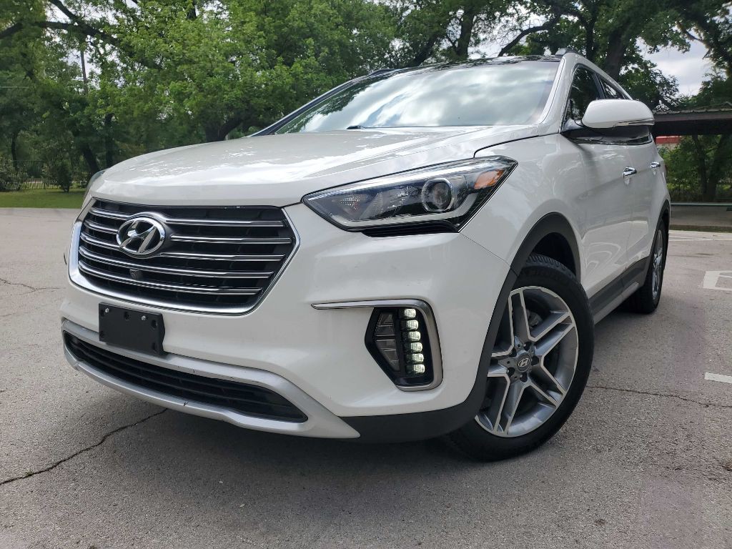 2017 Hyundai Santa Fe Image 1