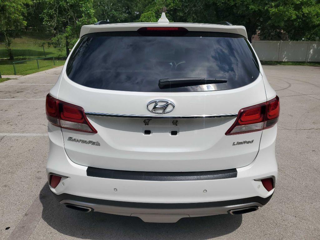 2017 Hyundai Santa Fe Image 5