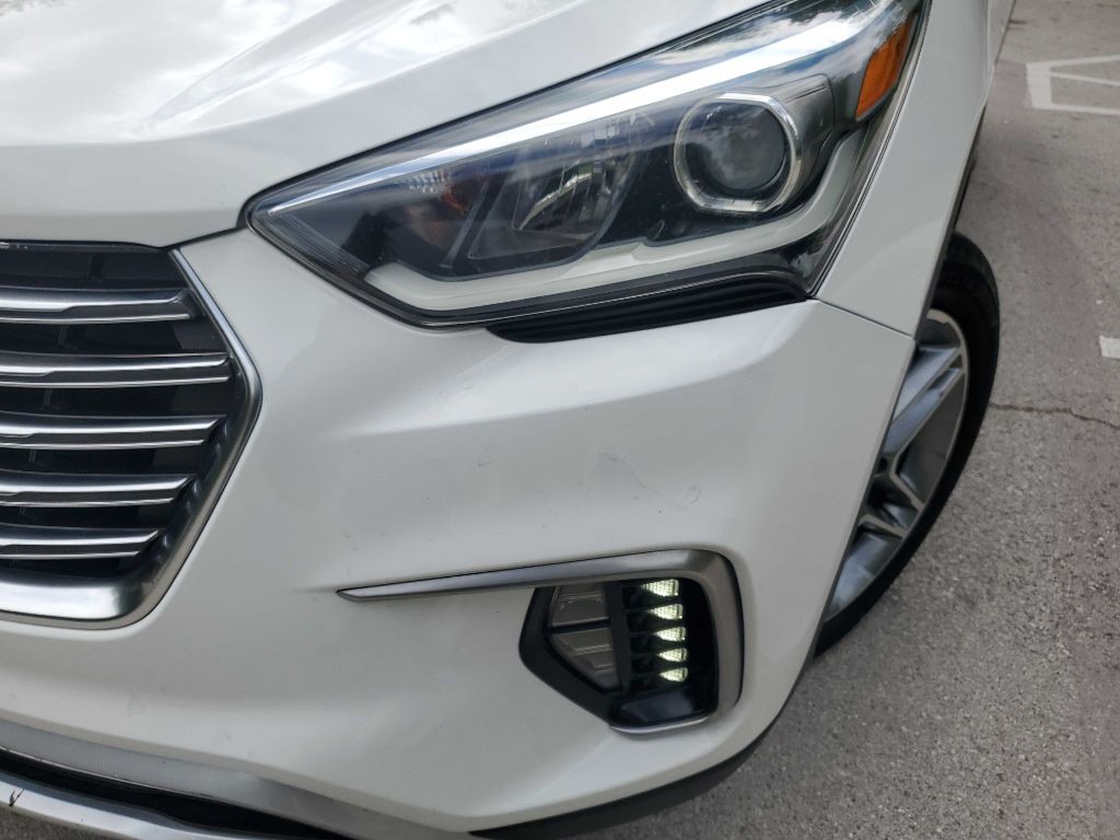 2017 Hyundai Santa Fe Image 11