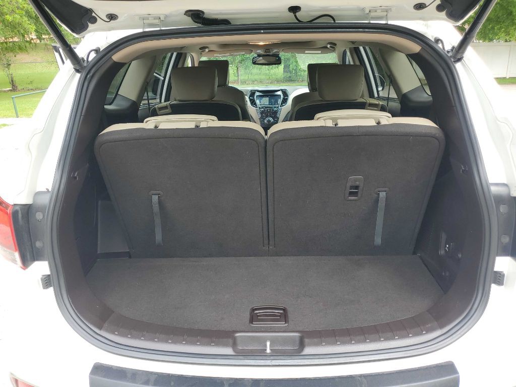 2017 Hyundai Santa Fe Image 22
