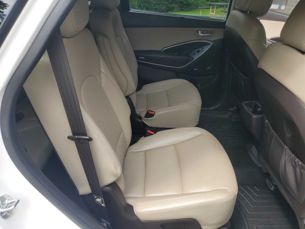 2017 Hyundai Santa Fe Image 27
