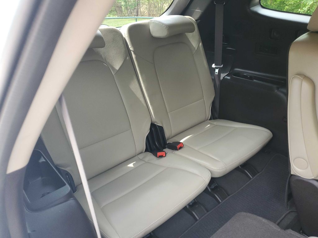 2017 Hyundai Santa Fe Image 28