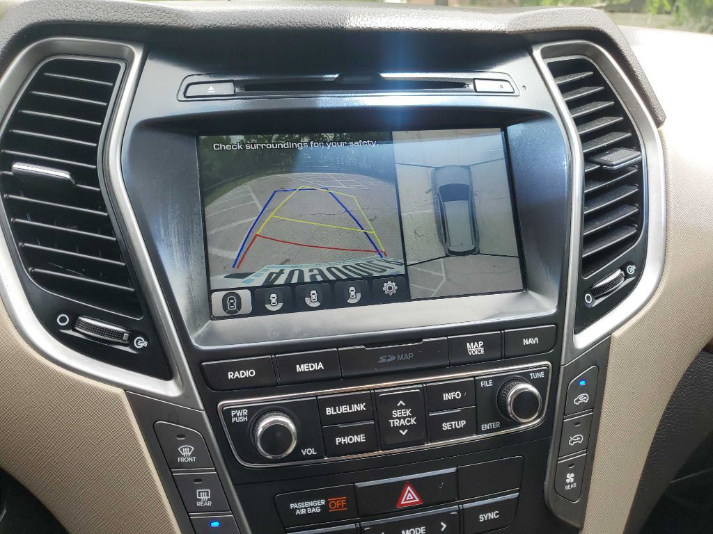 2017 Hyundai Santa Fe Image 35