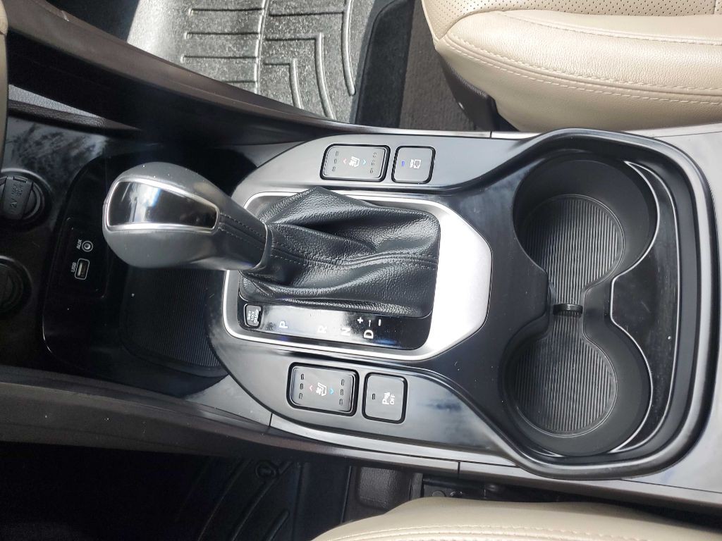 2017 Hyundai Santa Fe Image 37