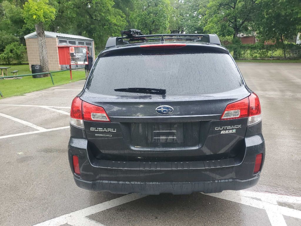 2011 Subaru Outback Image 5