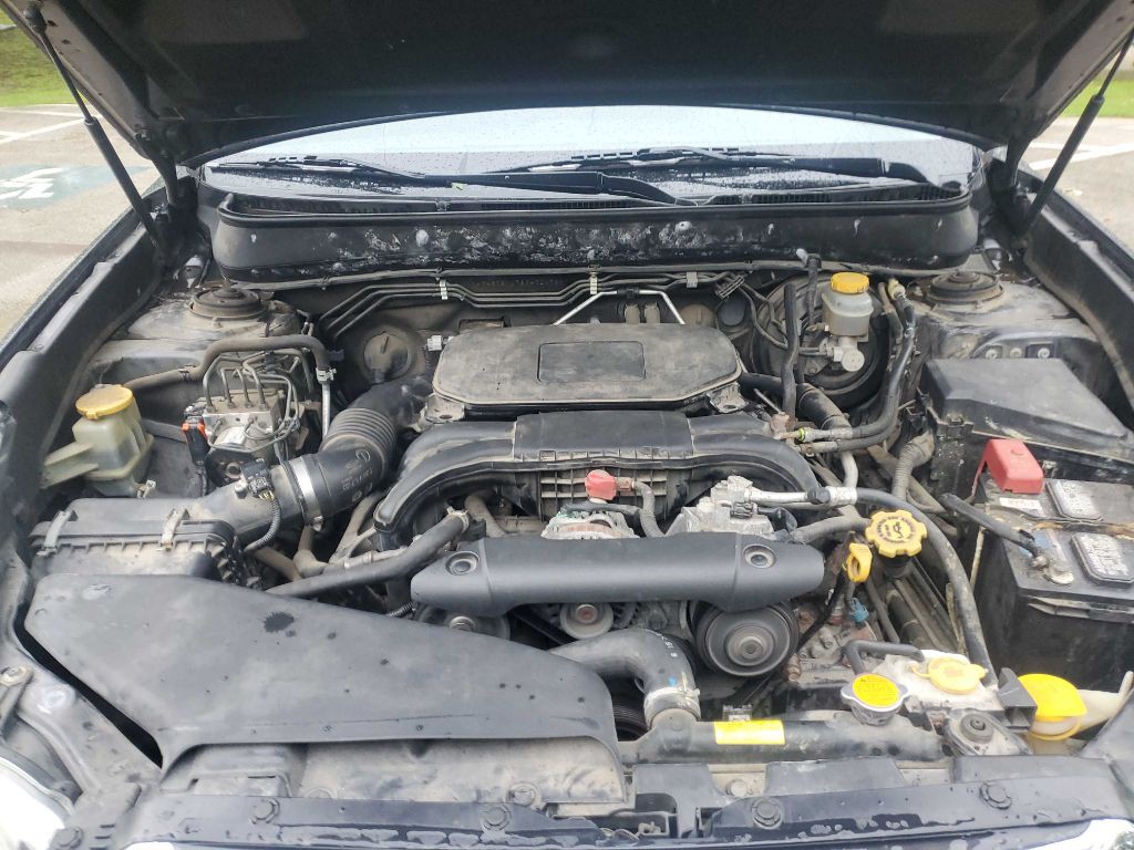 2011 Subaru Outback Image 10