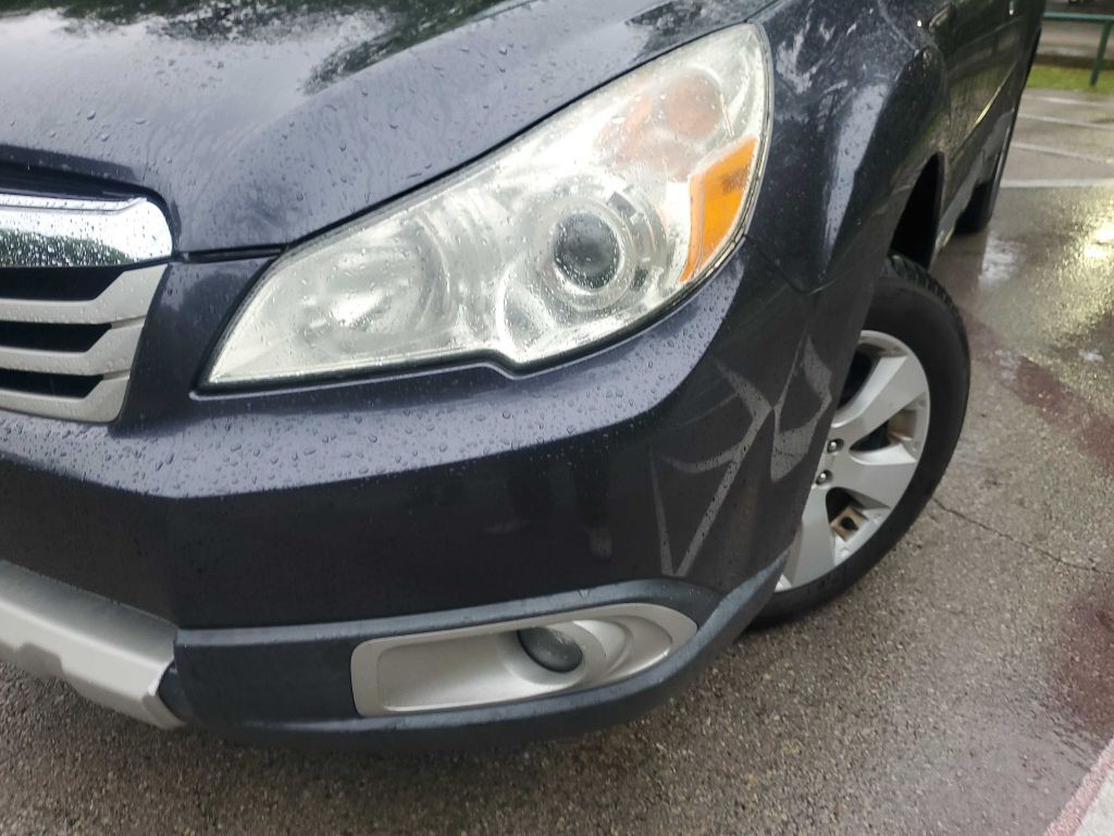 2011 Subaru Outback Image 12