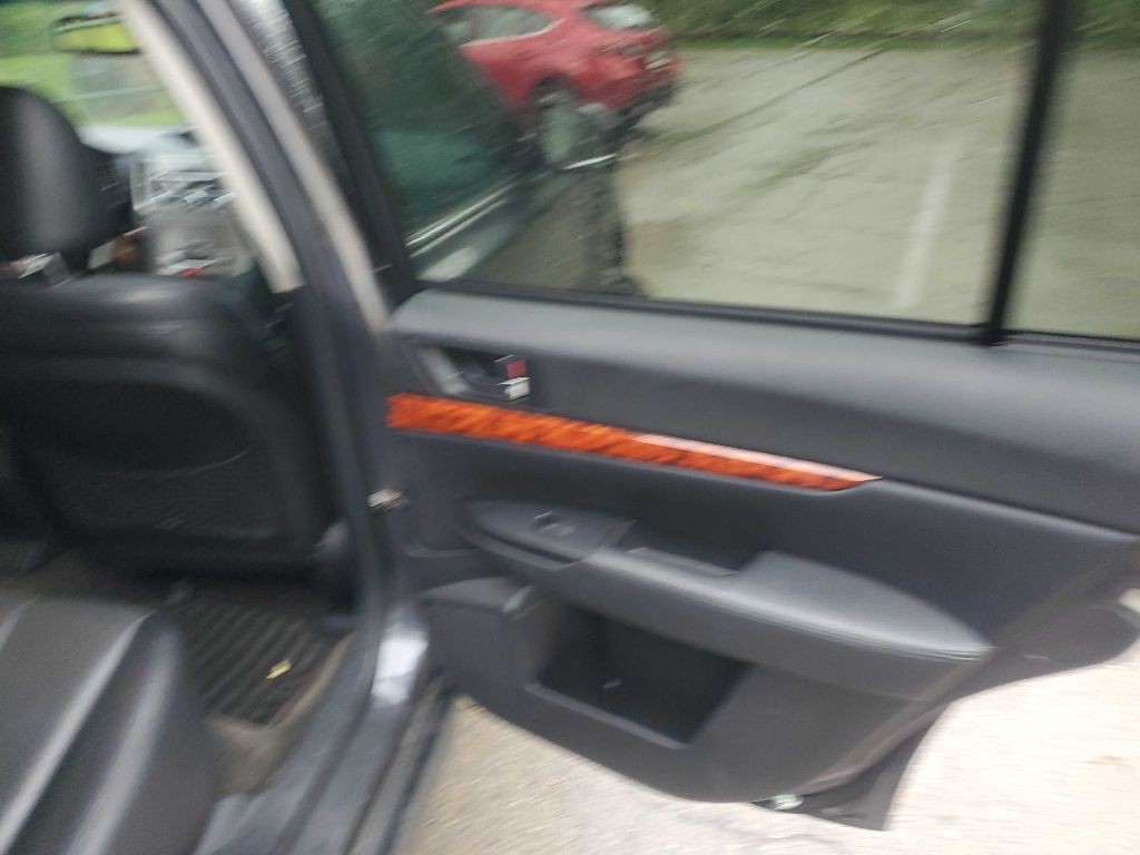 2011 Subaru Outback Image 20