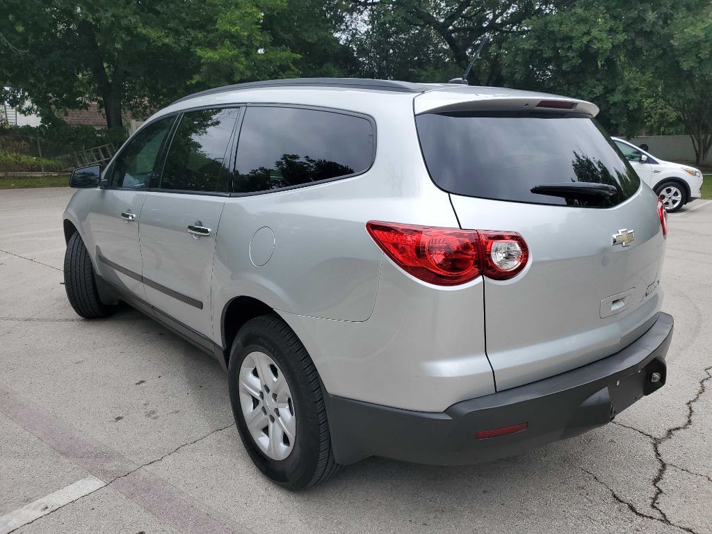 2011 Chevrolet Traverse Image 4