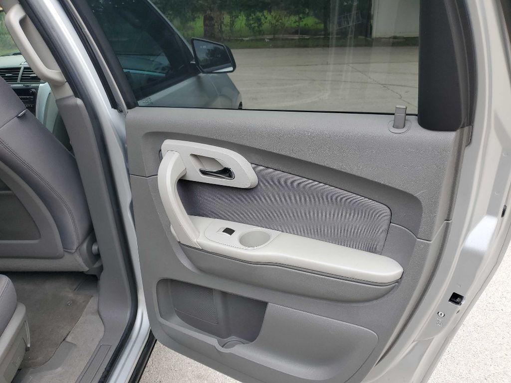 2011 Chevrolet Traverse Image 22