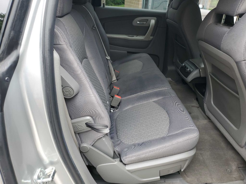 2011 Chevrolet Traverse Image 23