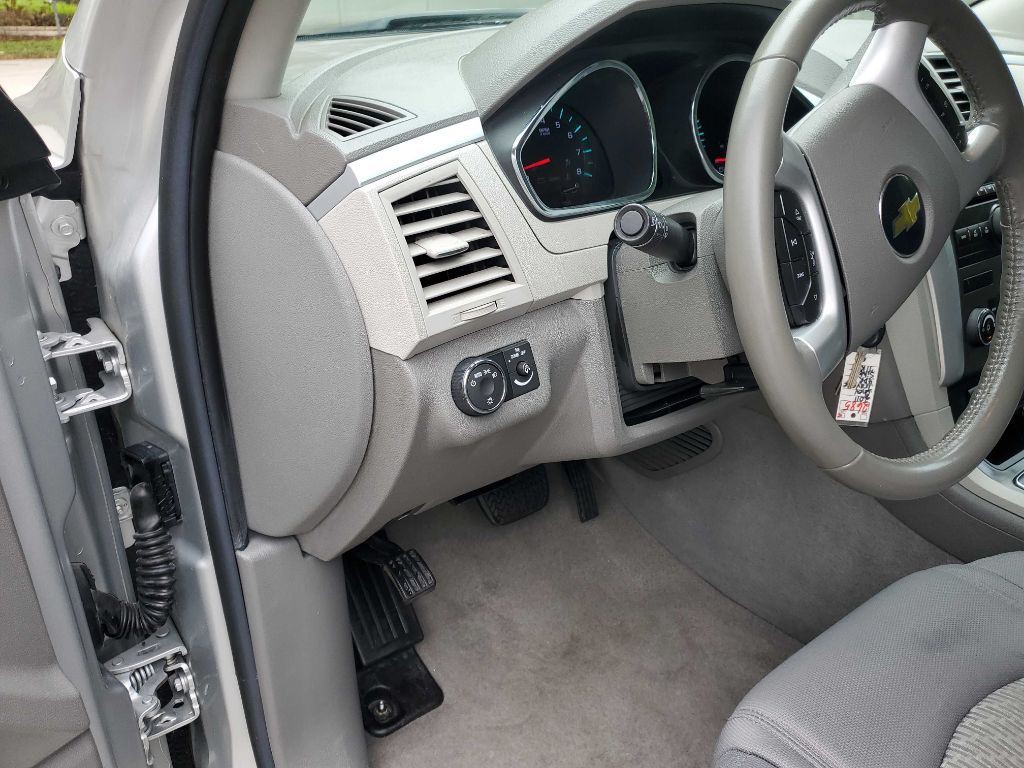 2011 Chevrolet Traverse Image 27