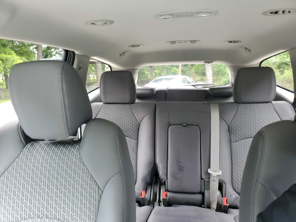2011 Chevrolet Traverse Image 32