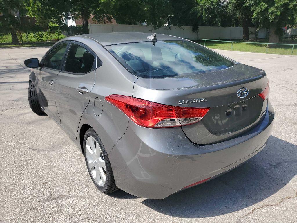 2013 Hyundai Elantra Image 4