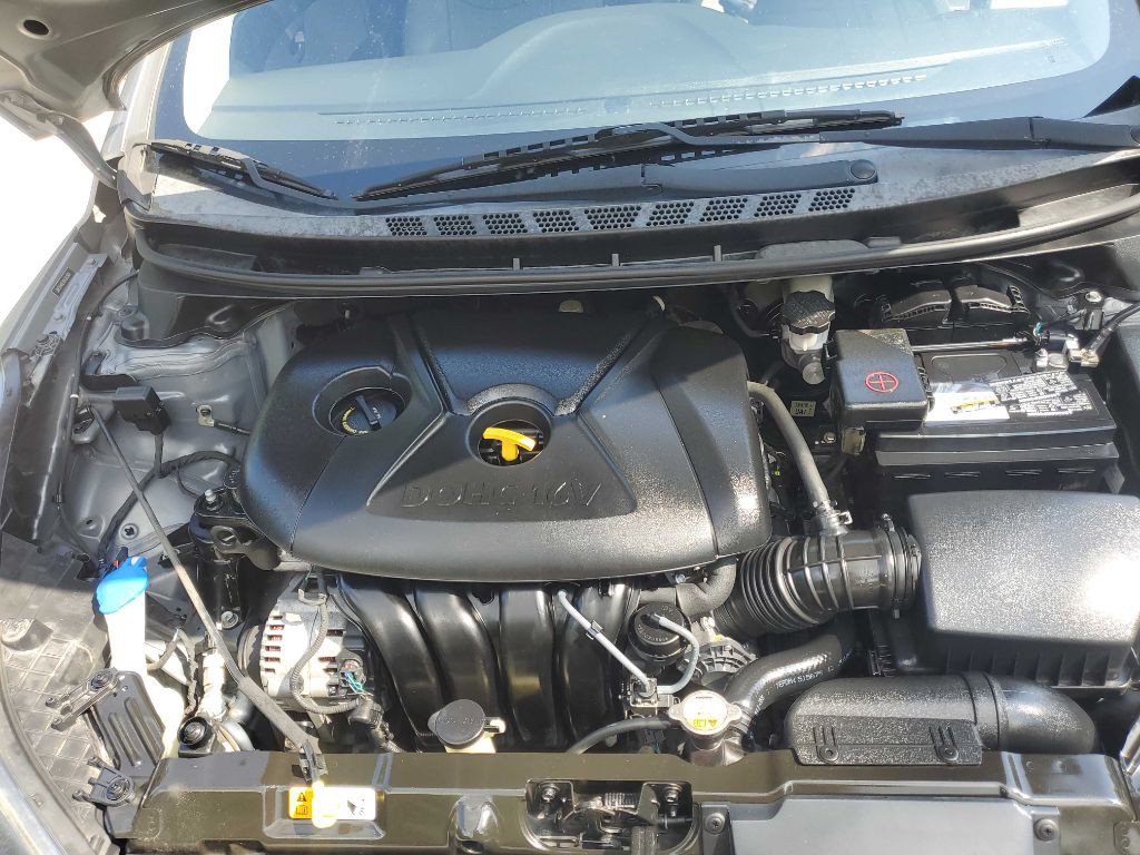 2013 Hyundai Elantra Image 10