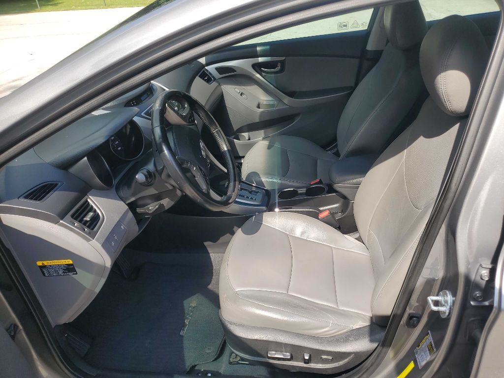 2013 Hyundai Elantra Image 13