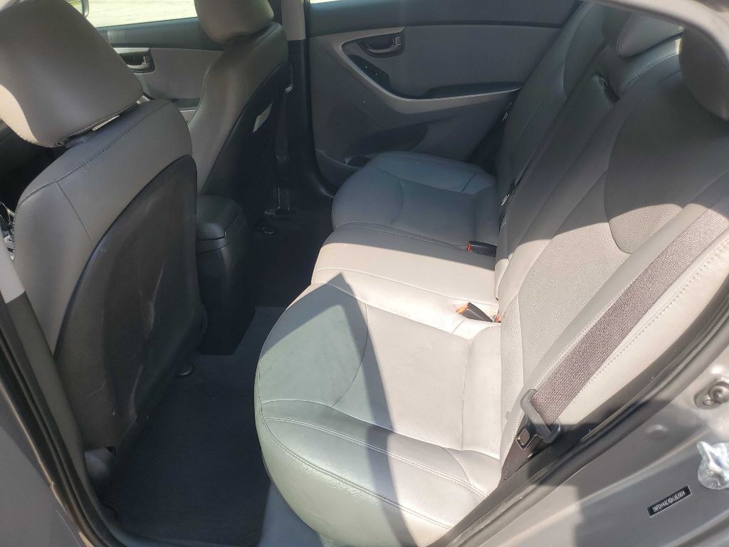 2013 Hyundai Elantra Image 15