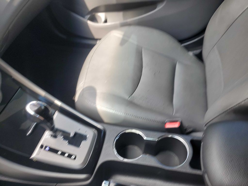 2013 Hyundai Elantra Image 25