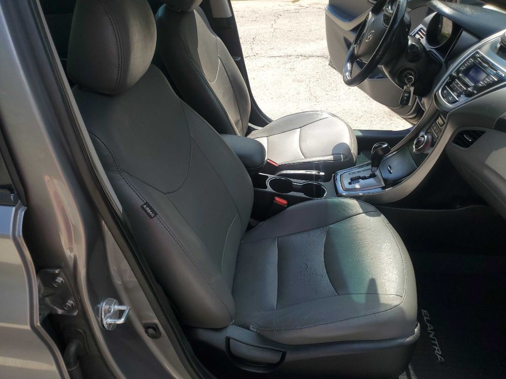 2013 Hyundai Elantra Image 41