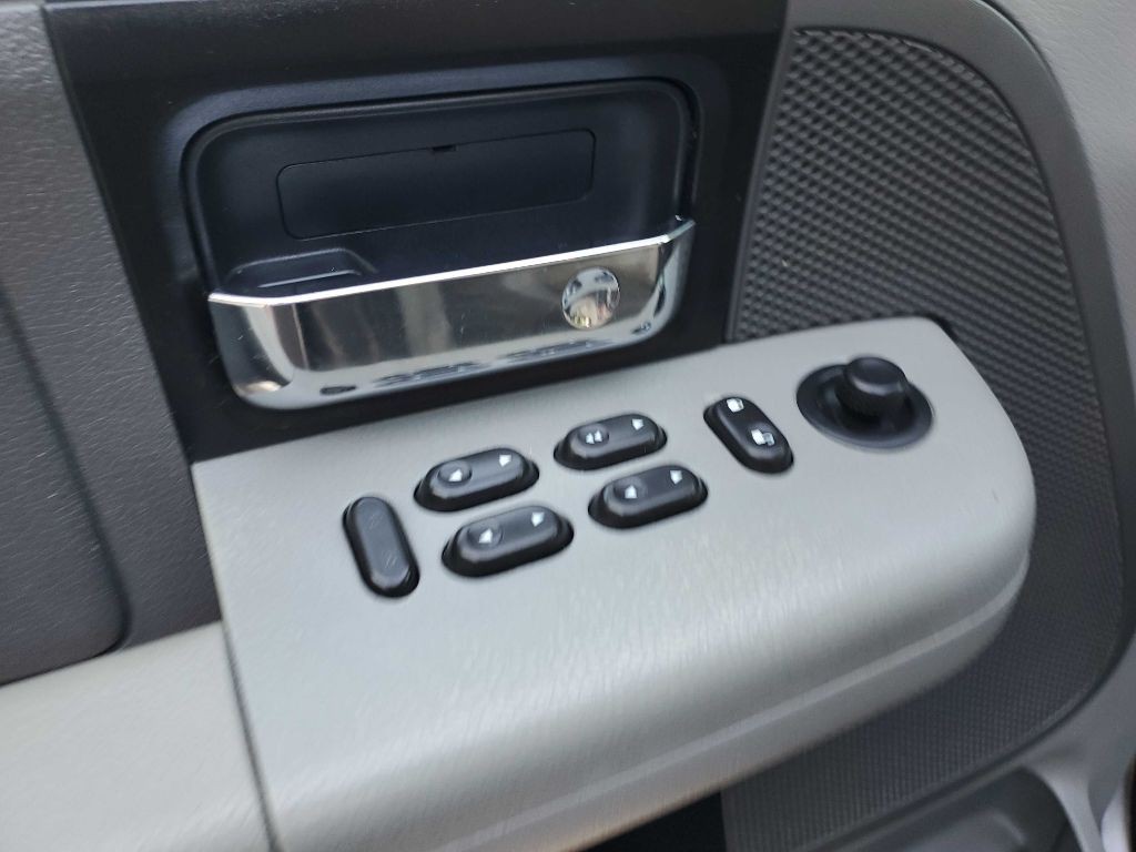 2006 Ford F-150 Image 17