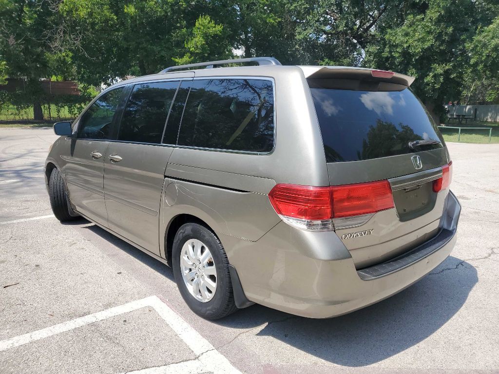 2010 Honda Odyssey Image 4