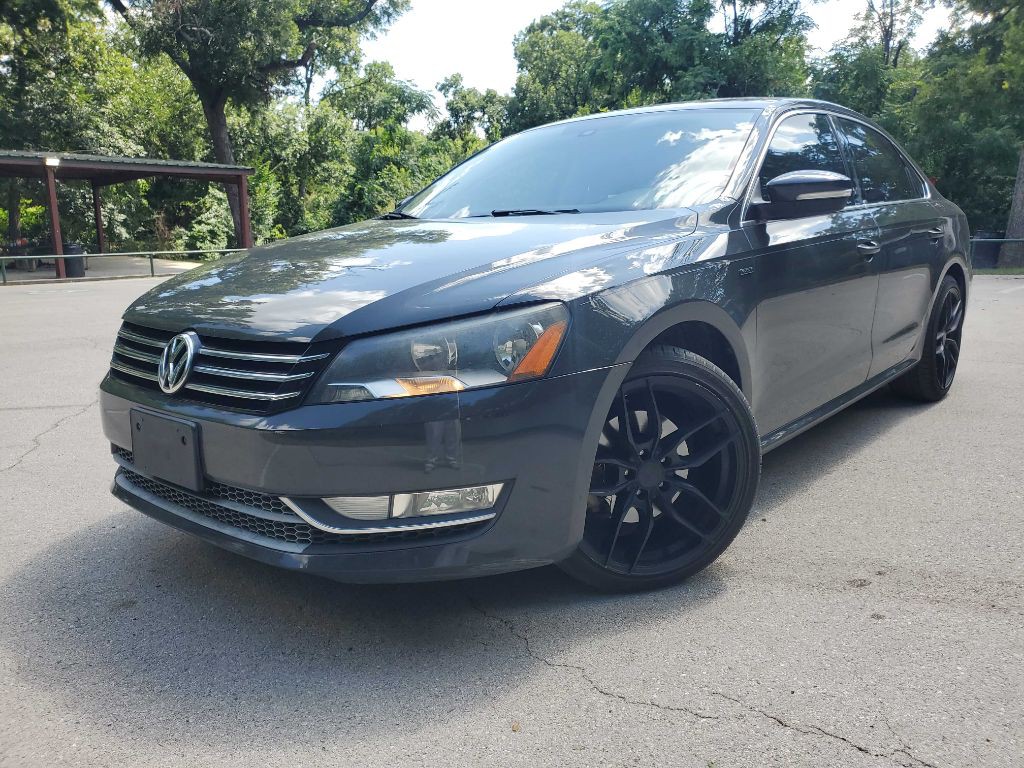 2015 Volkswagen Passat Image 1