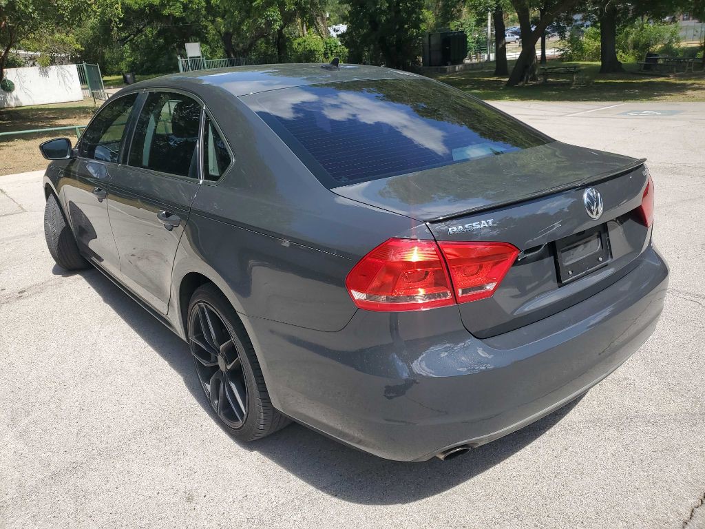 2015 Volkswagen Passat Image 4