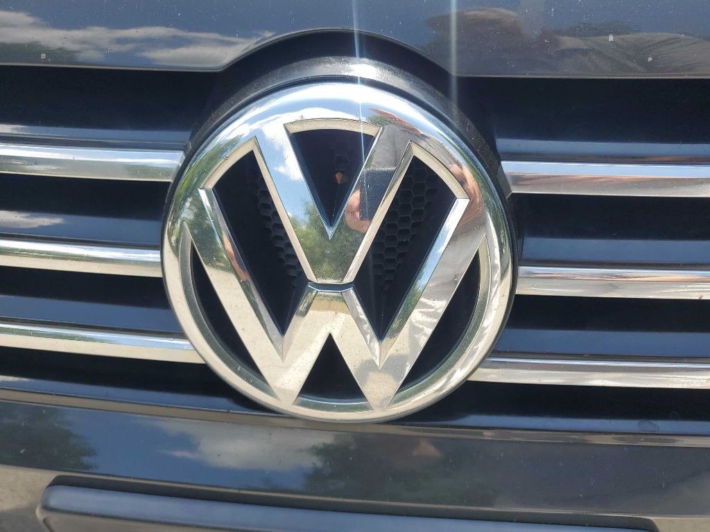 2015 Volkswagen Passat Image 11