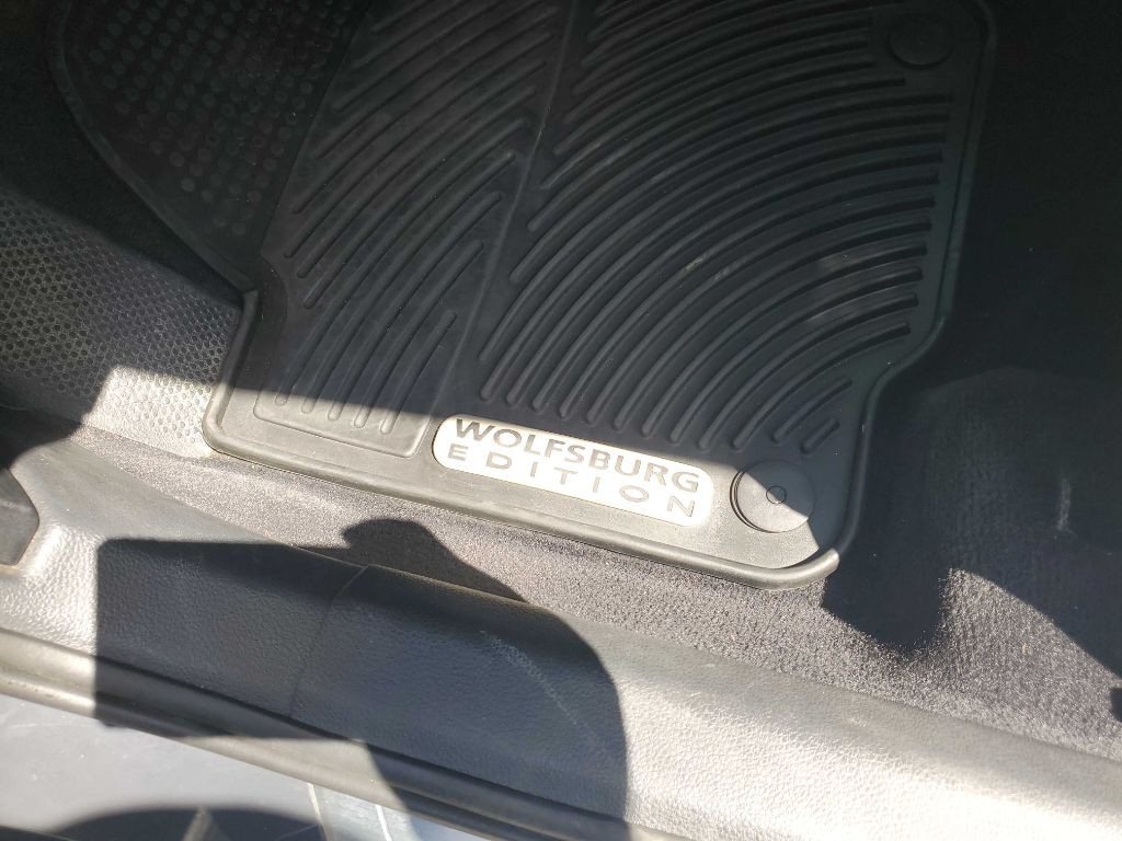 2015 Volkswagen Passat Image 20