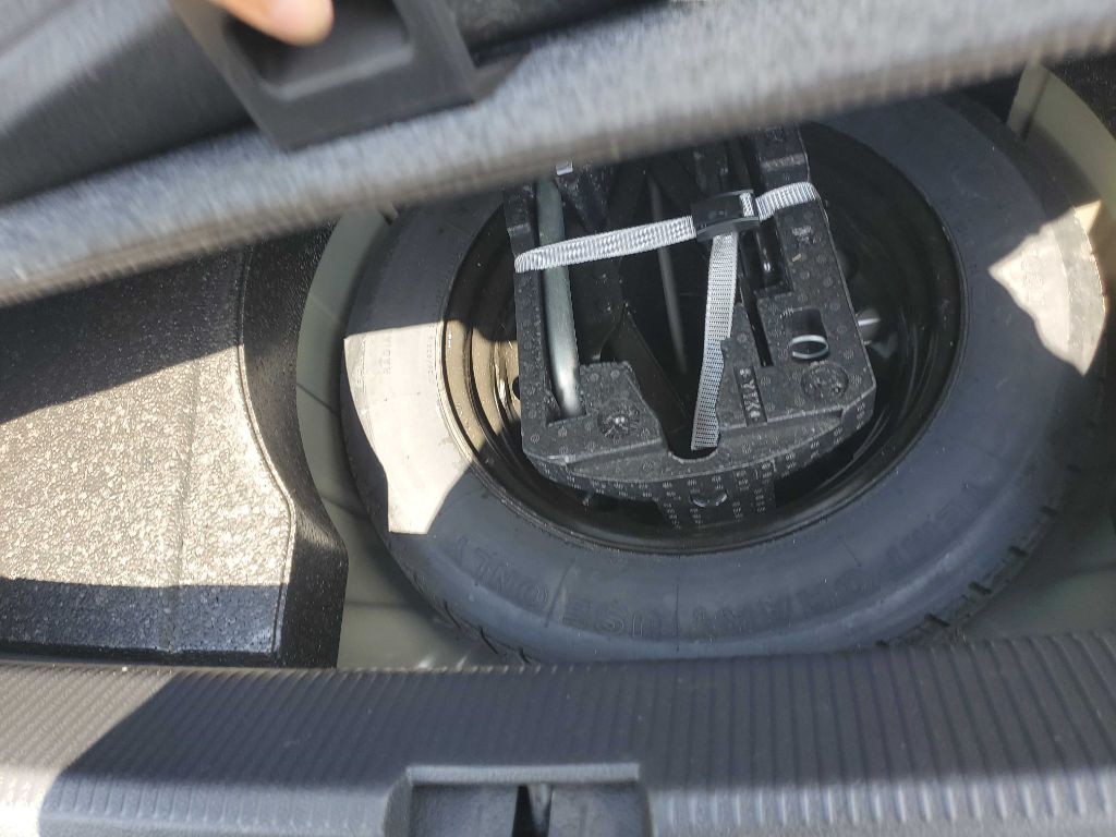 2015 Volkswagen Passat Image 24