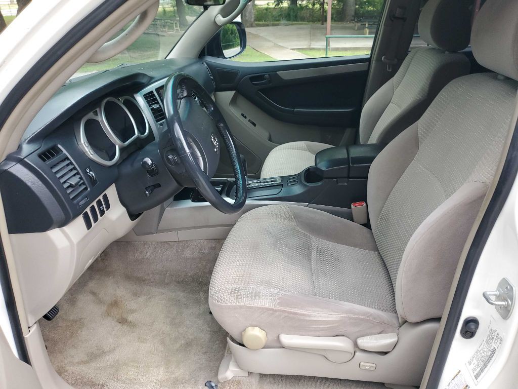 2004 Toyota 4Runner Image 21