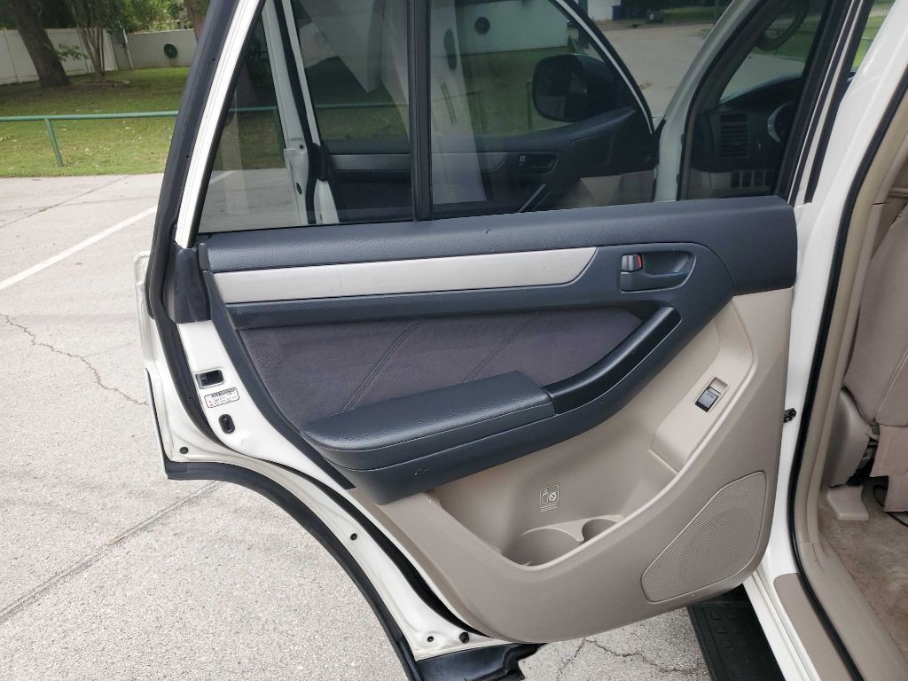 2004 Toyota 4Runner Image 22