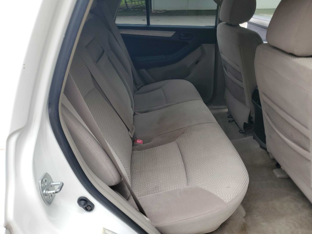 2004 Toyota 4Runner Image 27
