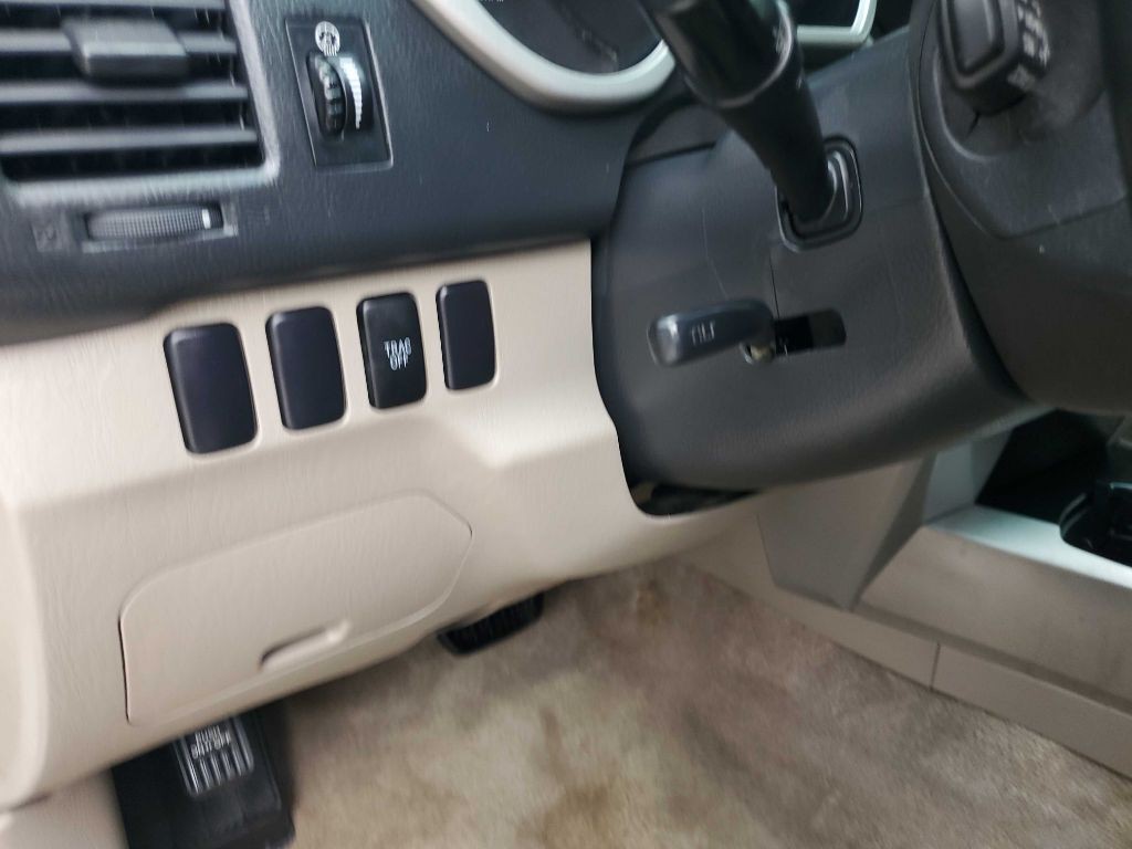 2004 Toyota 4Runner Image 30