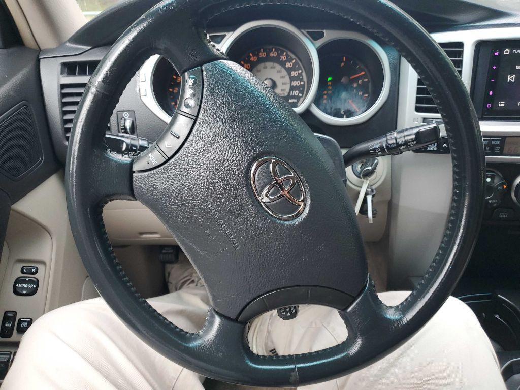 2004 Toyota 4Runner Image 31