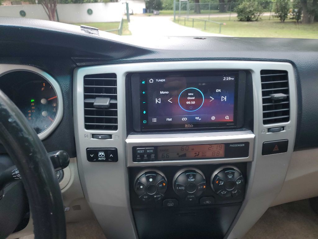 2004 Toyota 4Runner Image 32
