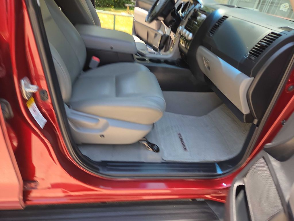 2010 Toyota Tundra Image 32