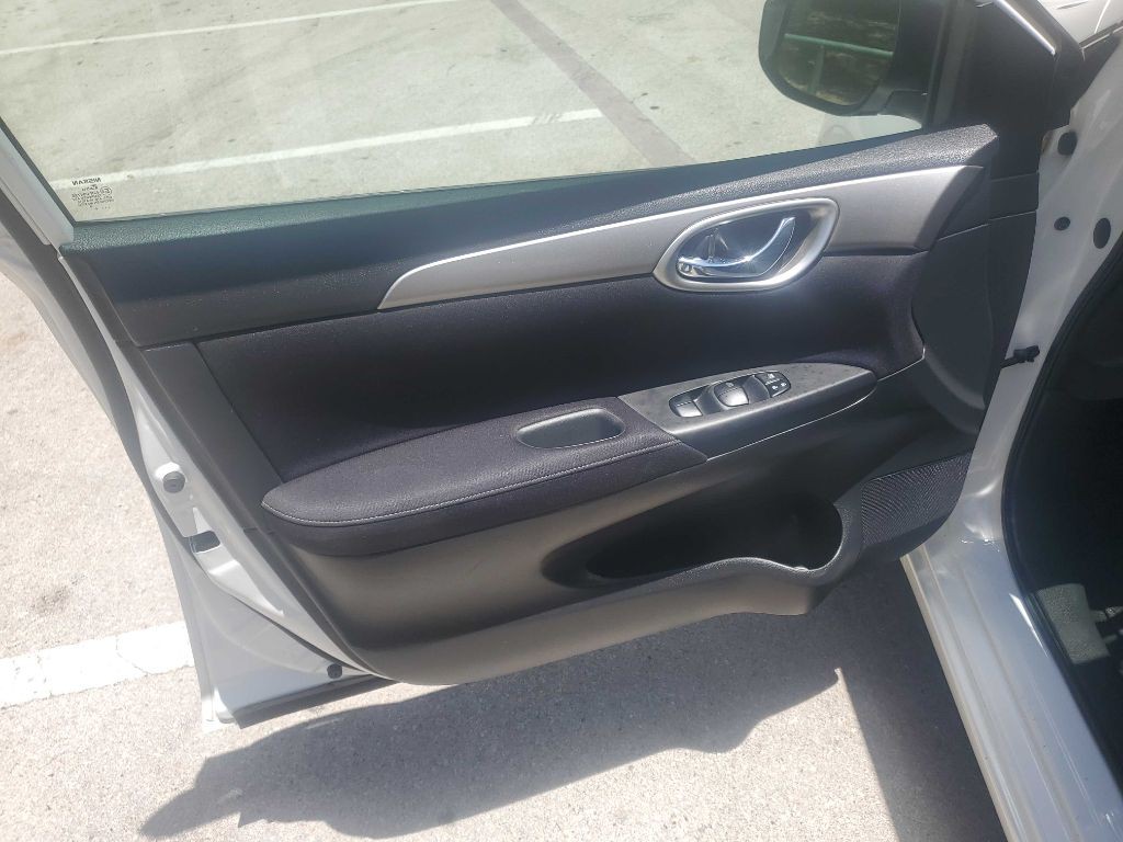 2014 Nissan Sentra Image 16