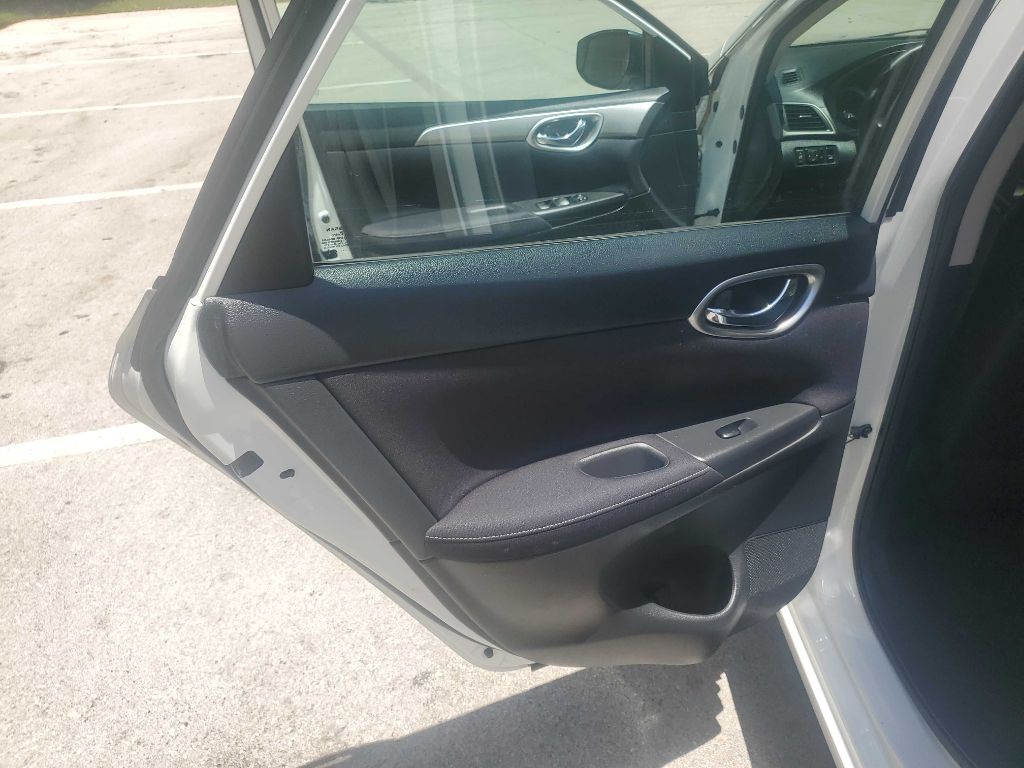 2014 Nissan Sentra Image 19
