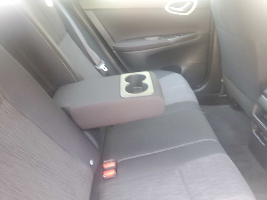 2014 Nissan Sentra Image 24