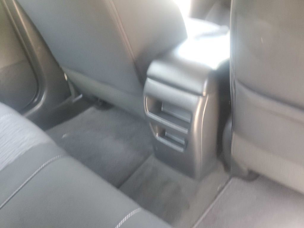 2014 Nissan Sentra Image 25