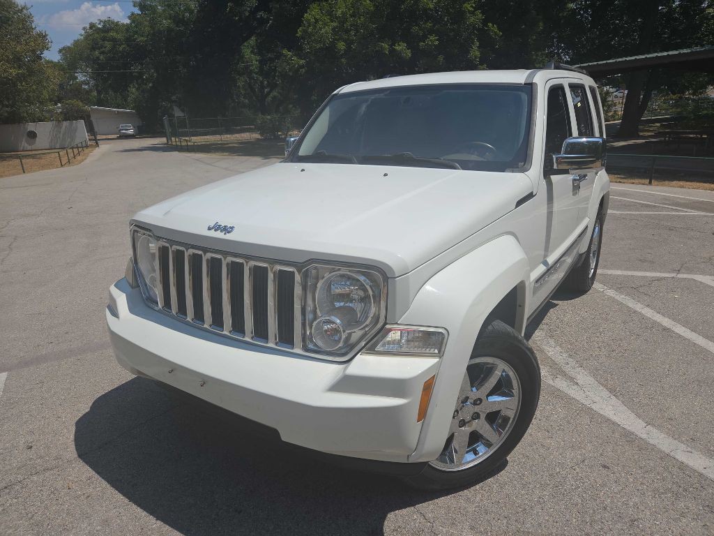 2010 Jeep Liberty Image 2