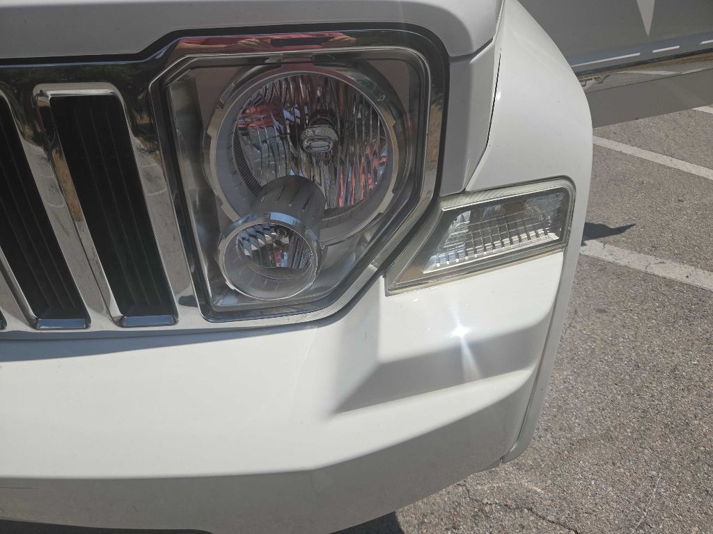 2010 Jeep Liberty Image 12