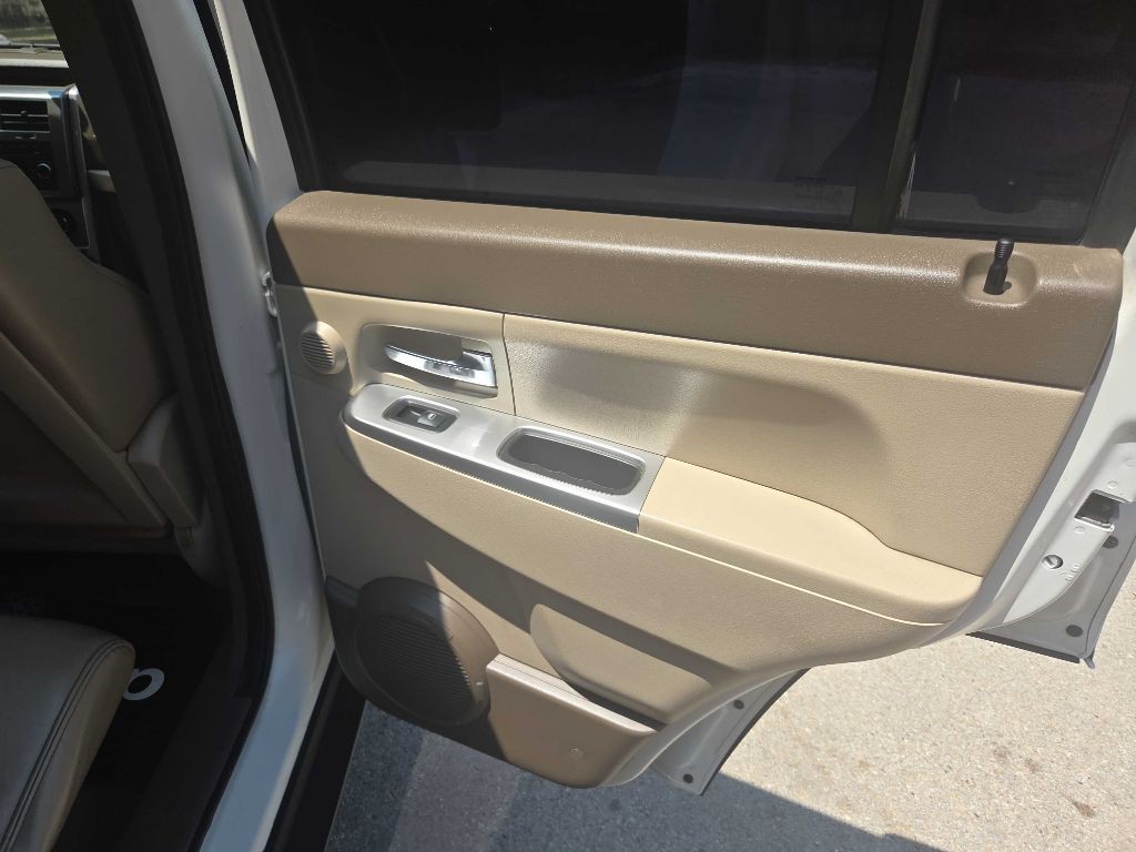 2010 Jeep Liberty Image 28