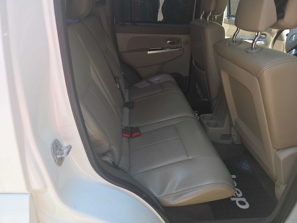 2010 Jeep Liberty Image 29