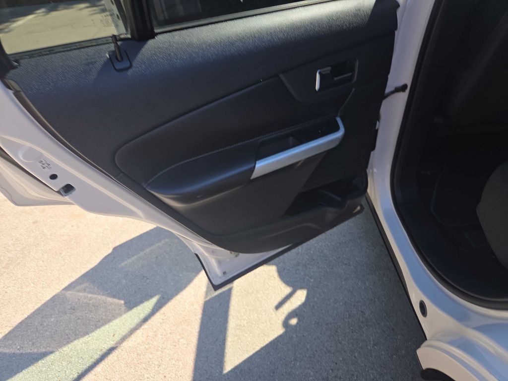 2013 Ford Edge Image 12