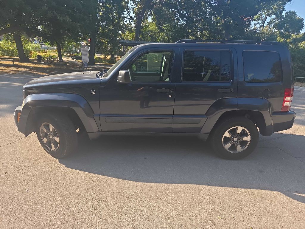 2008 Jeep Liberty Image 3