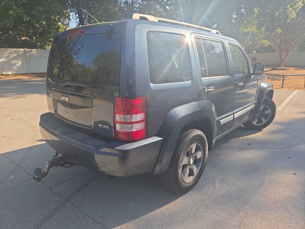 2008 Jeep Liberty Image 6
