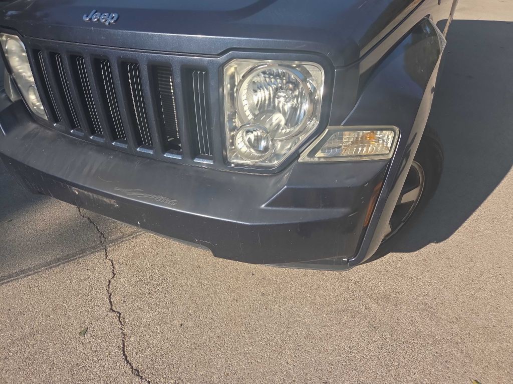 2008 Jeep Liberty Image 12