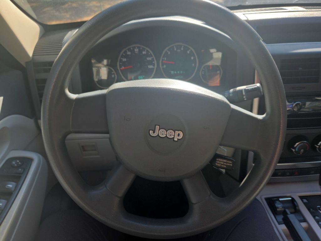 2008 Jeep Liberty Image 30